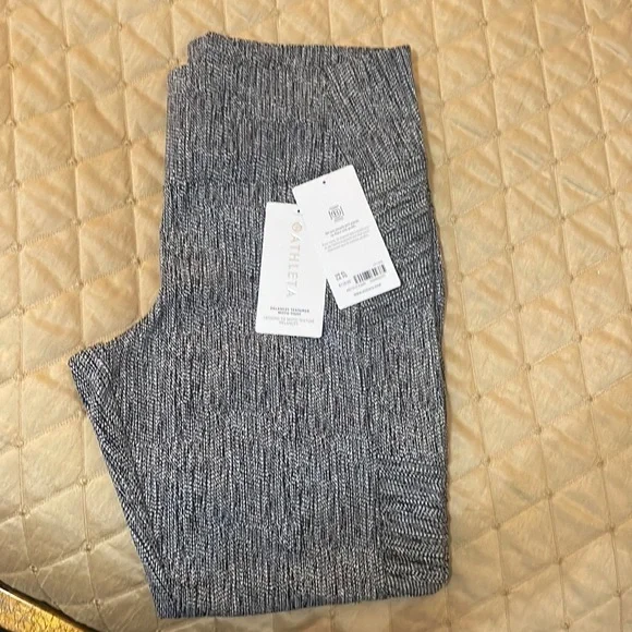 🔥 Athleta Delancey Textured Moto Tight 🔥 - Picture 1 of 4